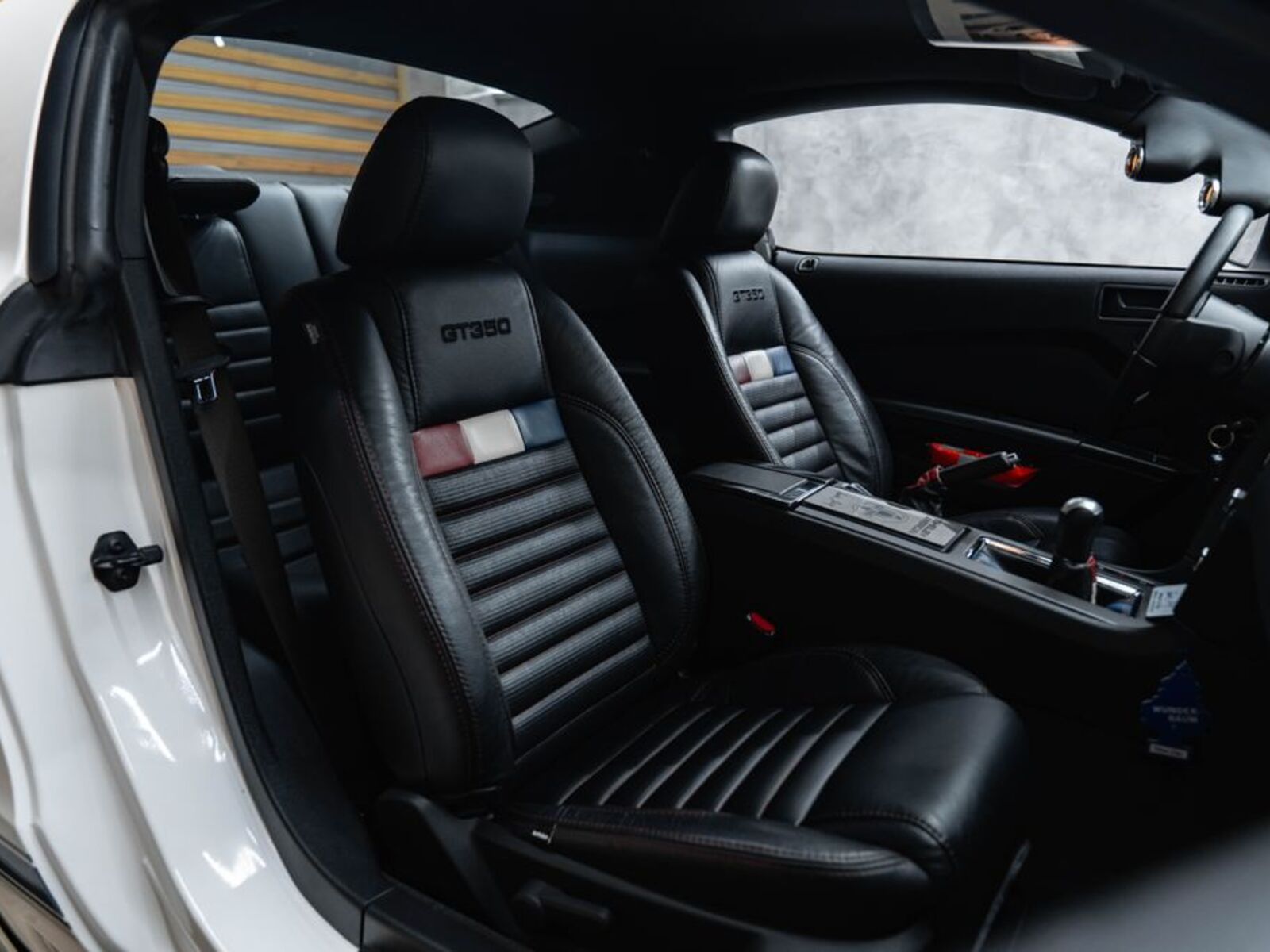 Ford Mustang 33