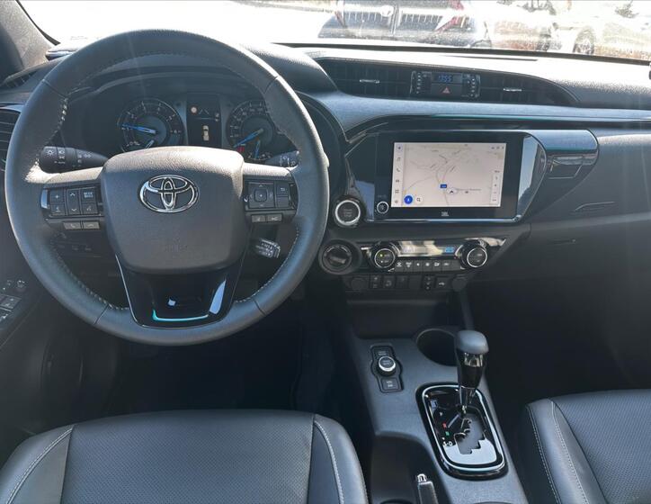 Toyota Hilux 5