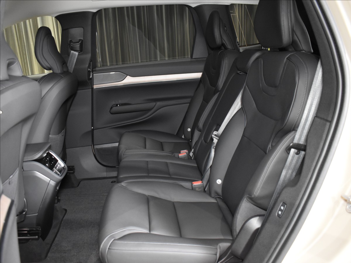 Volvo EX90
