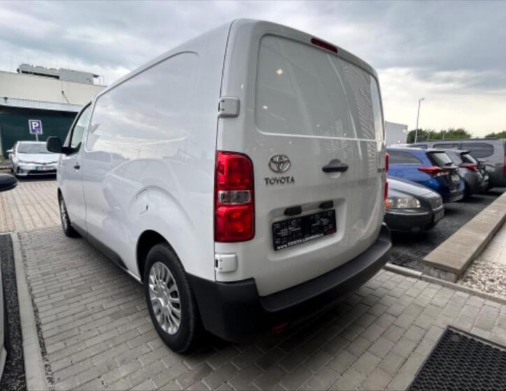Toyota ProAce 4