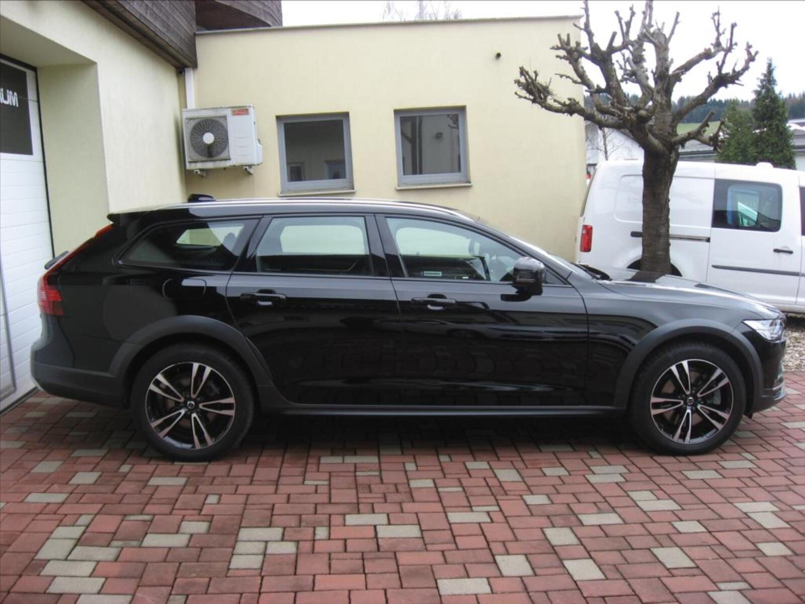 Volvo V90 6