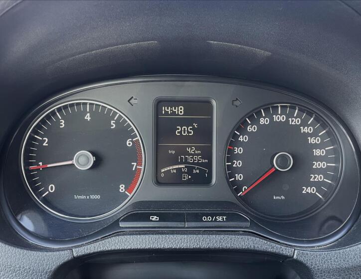 Volkswagen Polo 13