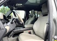 Land Rover Defender 17