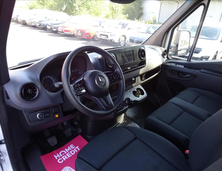 Mercedes-Benz Sprinter 9
