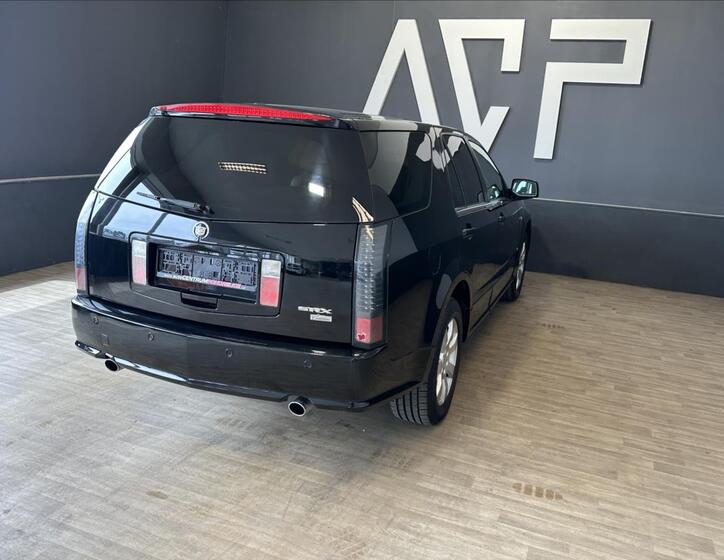 Cadillac SRX 6