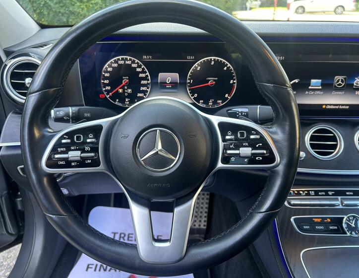 Mercedes-Benz Třídy E 82