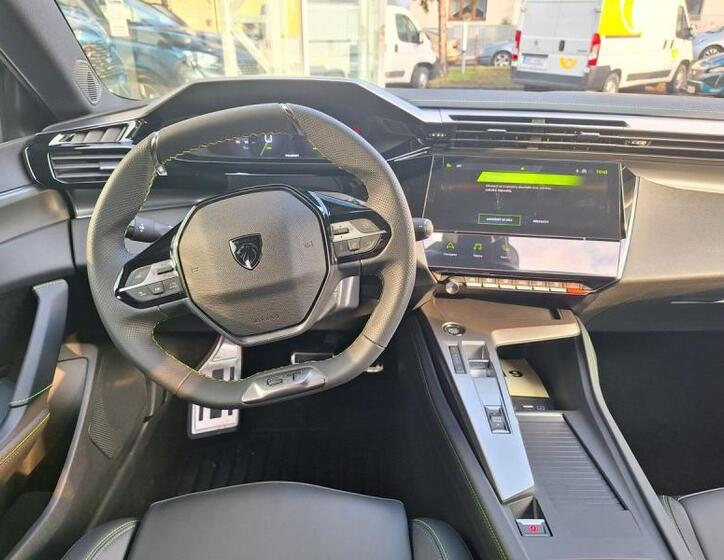 Peugeot 408 12