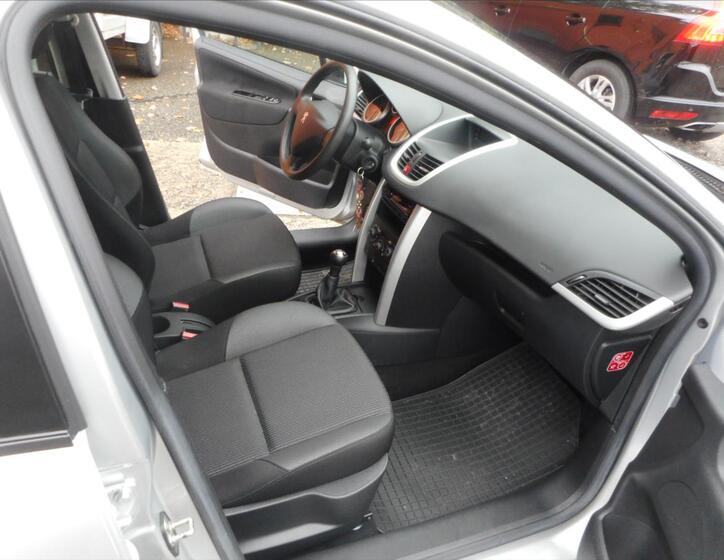 Peugeot 207 17