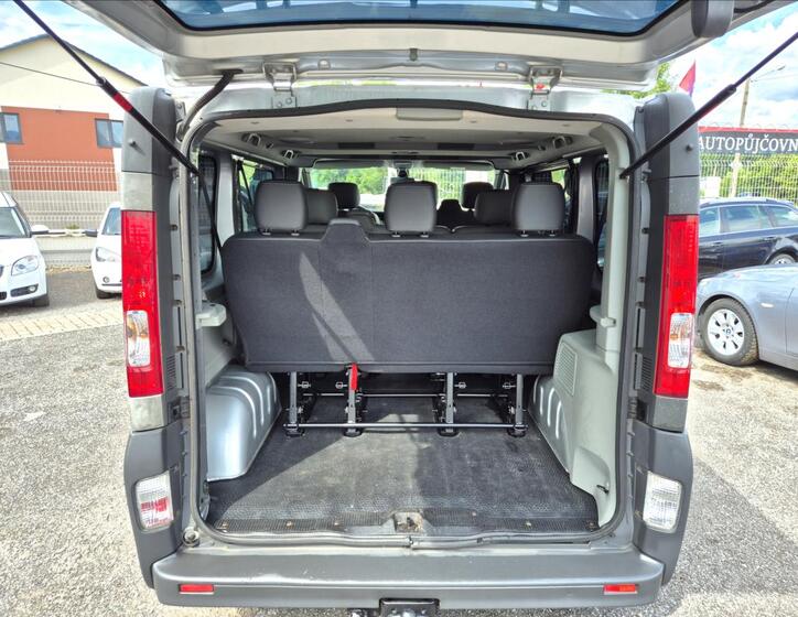 Renault Trafic 12