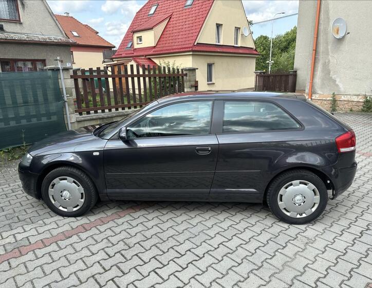 Audi A3 8