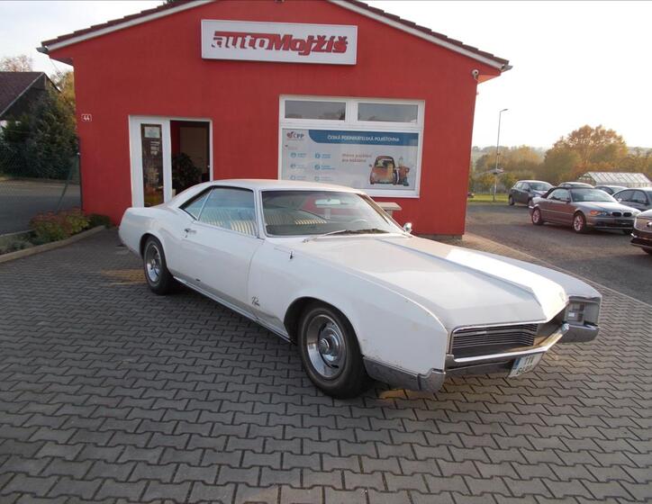Buick Riviera 1