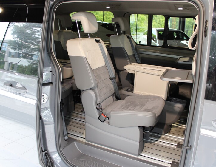Volkswagen Multivan 27