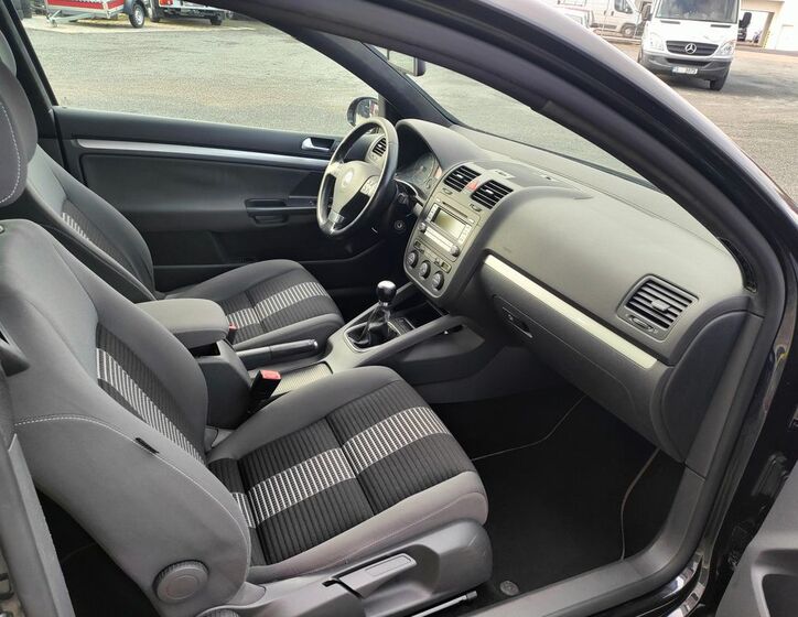 Volkswagen Golf 12