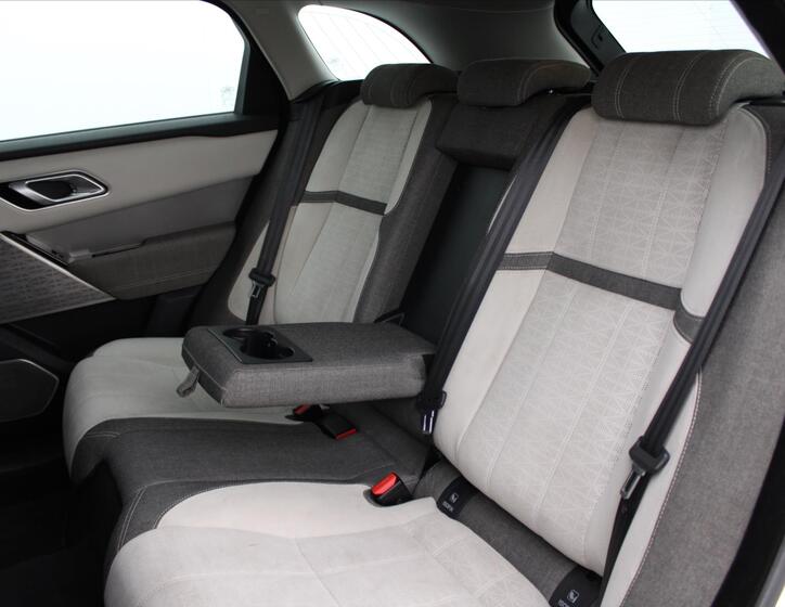 Land Rover Range Rover Velar 11