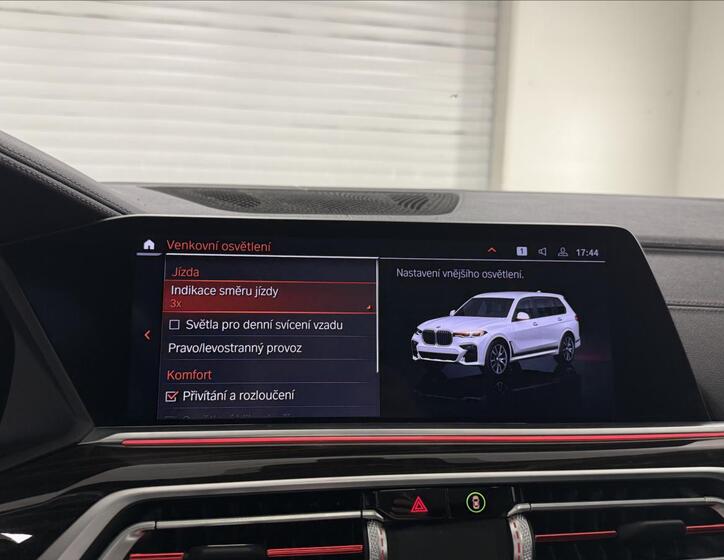 BMW X7 30