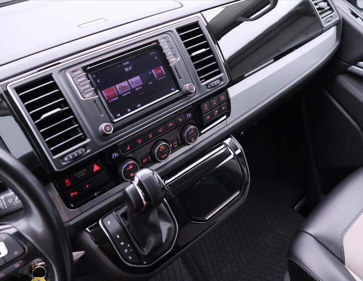 Volkswagen Multivan 25