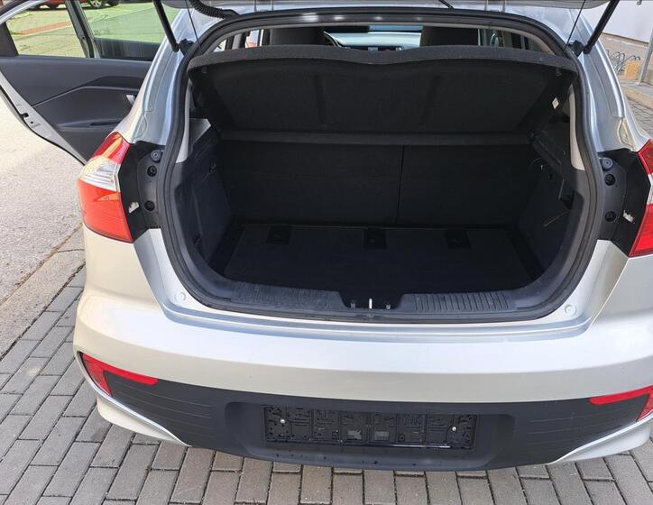 KIA Rio 31