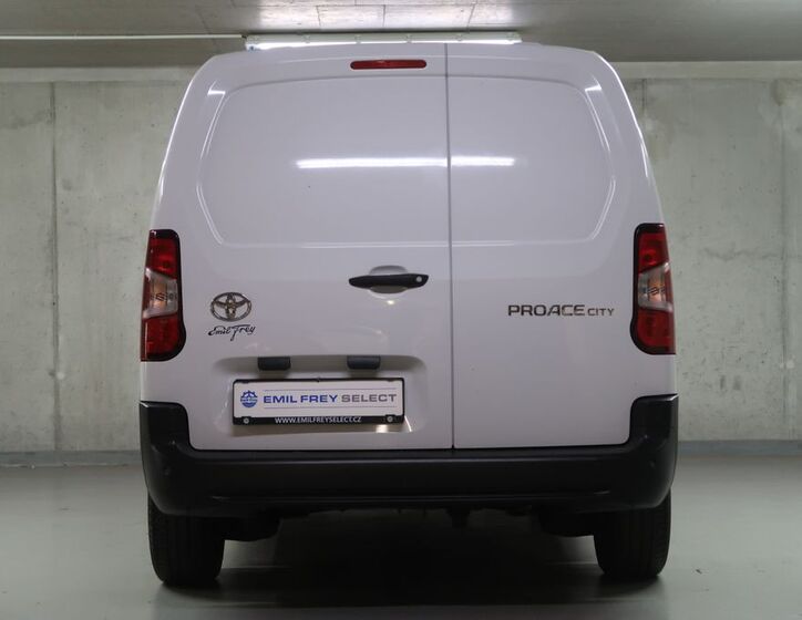 Toyota ProAce 6