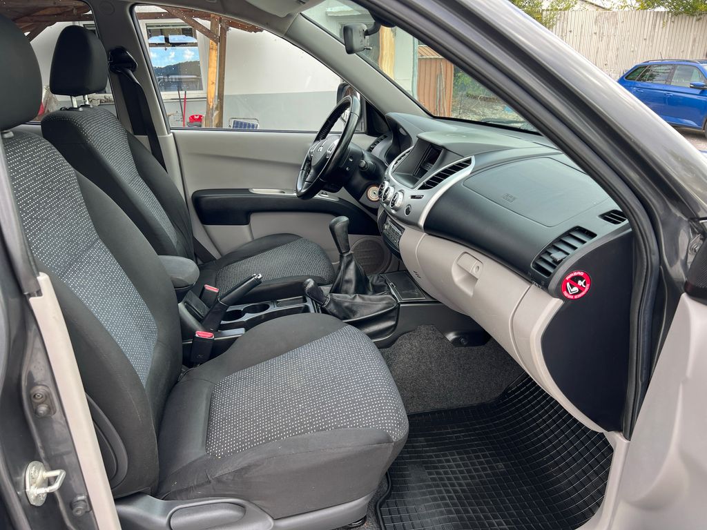 Mitsubishi L200