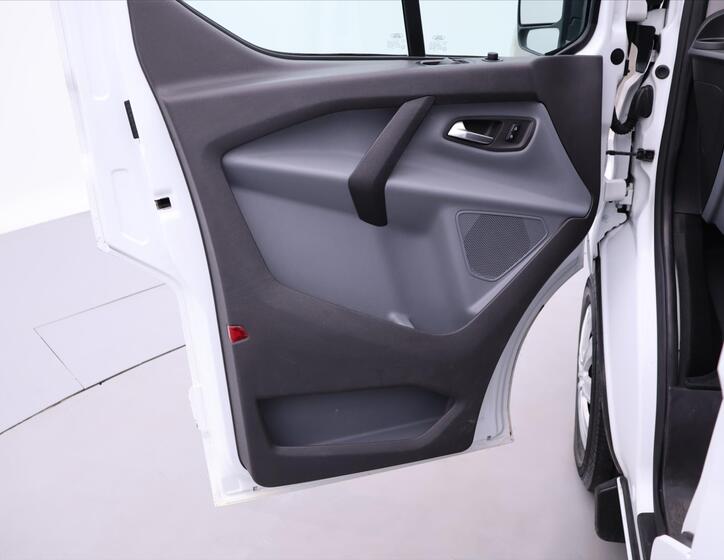 Ford Transit Custom 9
