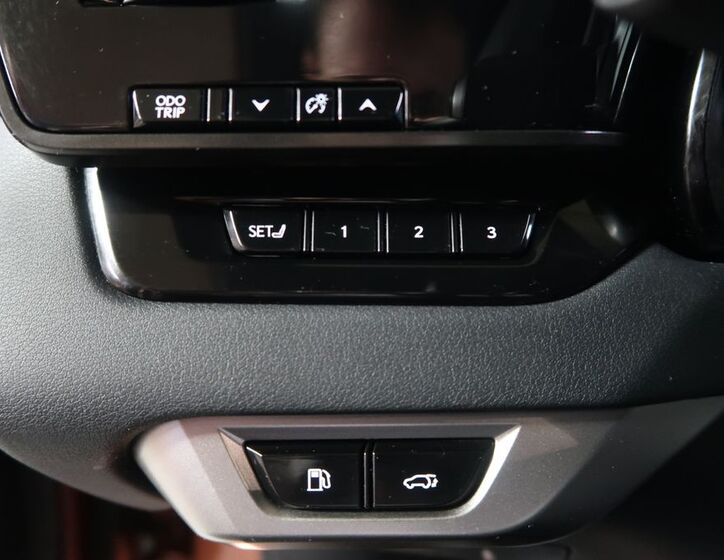 Lexus RX 500h 43