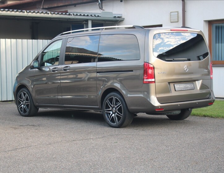 Mercedes-Benz Třídy V 7