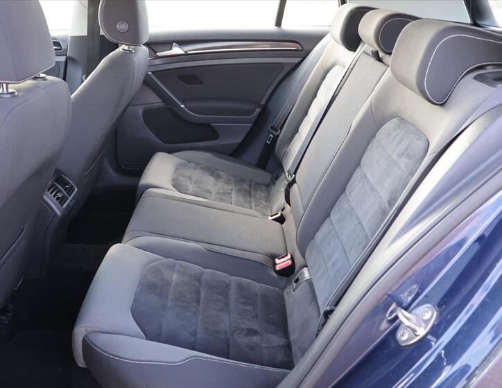 Volkswagen Golf 14