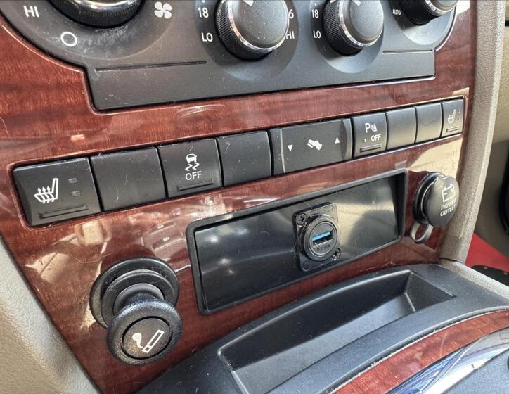 Jeep Grand Cherokee 30