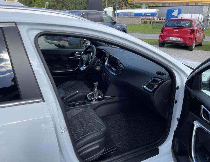 KIA Ceed 14