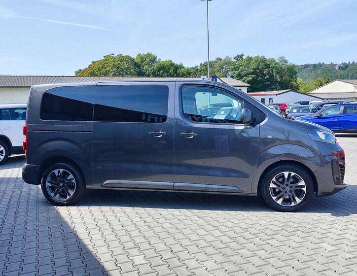 Opel Zafira 4