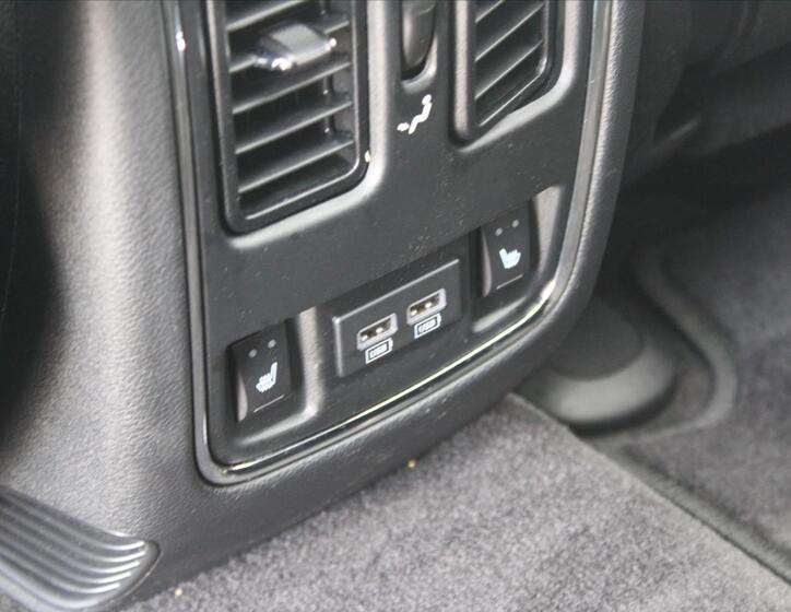 Jeep Grand Cherokee 12