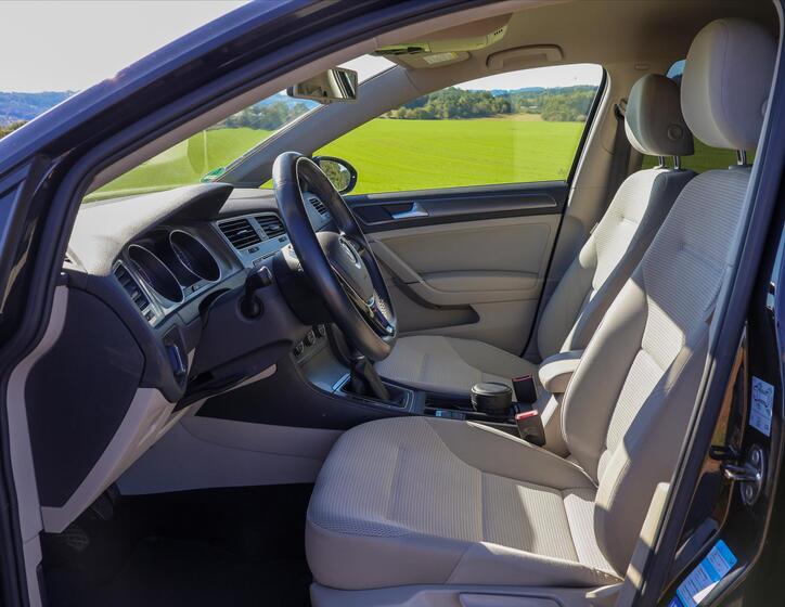 Volkswagen Golf 11