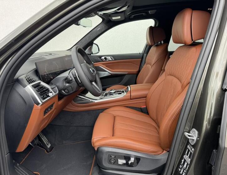 BMW X7 6