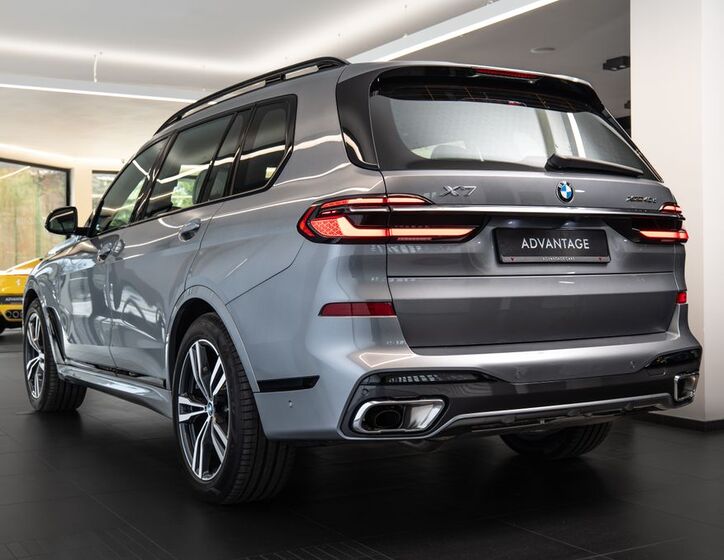 BMW X7 4