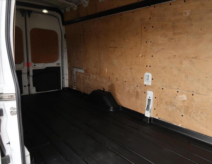 Ford Transit 18