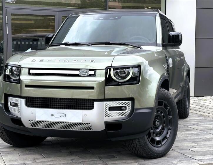 Land Rover Defender 9