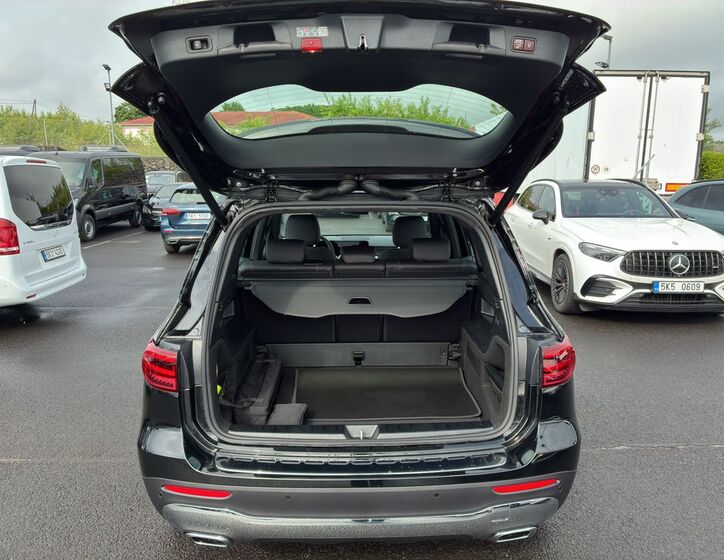 Mercedes-Benz GLB 10