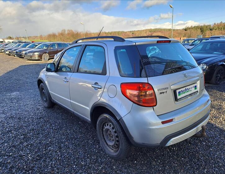 Suzuki SX4 6