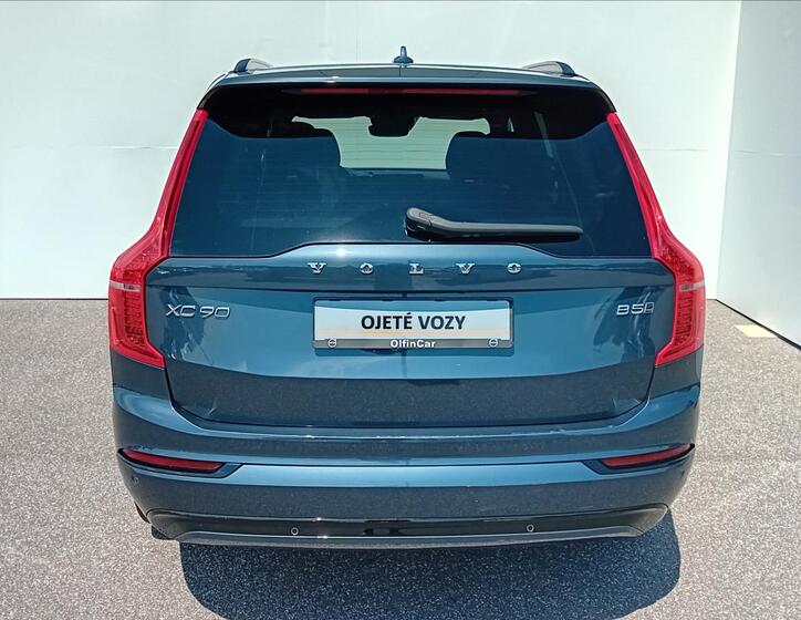 Volvo XC90 8