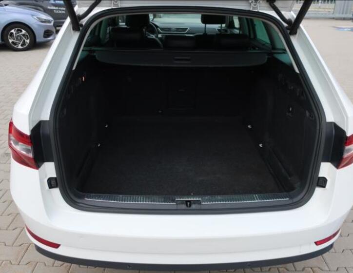 Škoda Superb 32