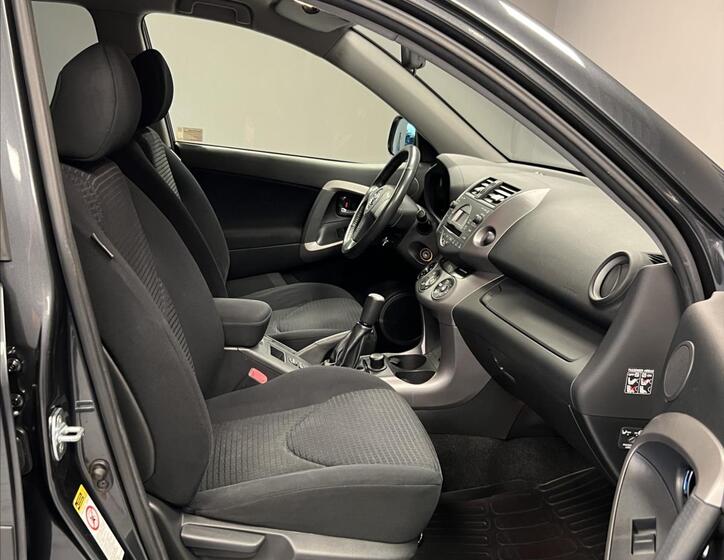 Toyota RAV4 7