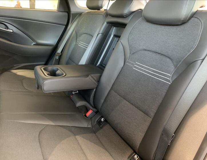 Hyundai i30 16