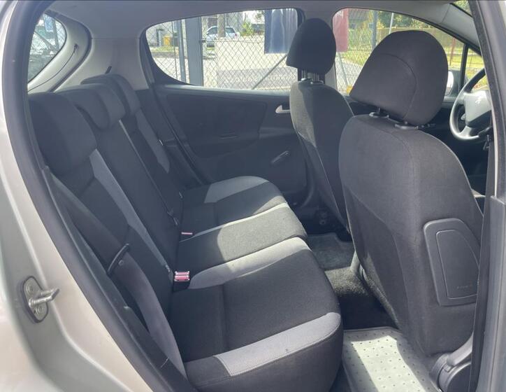 Peugeot 207 31
