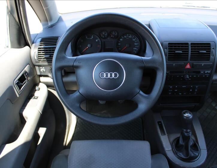 Audi A2 12
