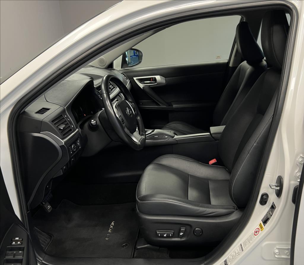 Lexus CT 200h