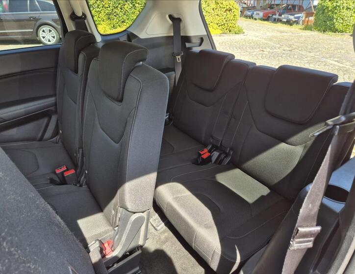 Ford S-MAX 11