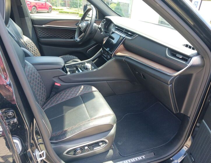 Jeep Grand Cherokee 16