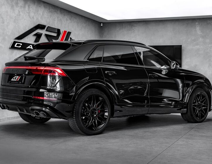 Audi SQ8 4
