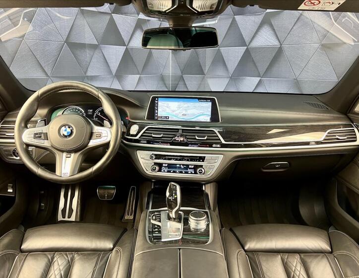 BMW Řada 7 10