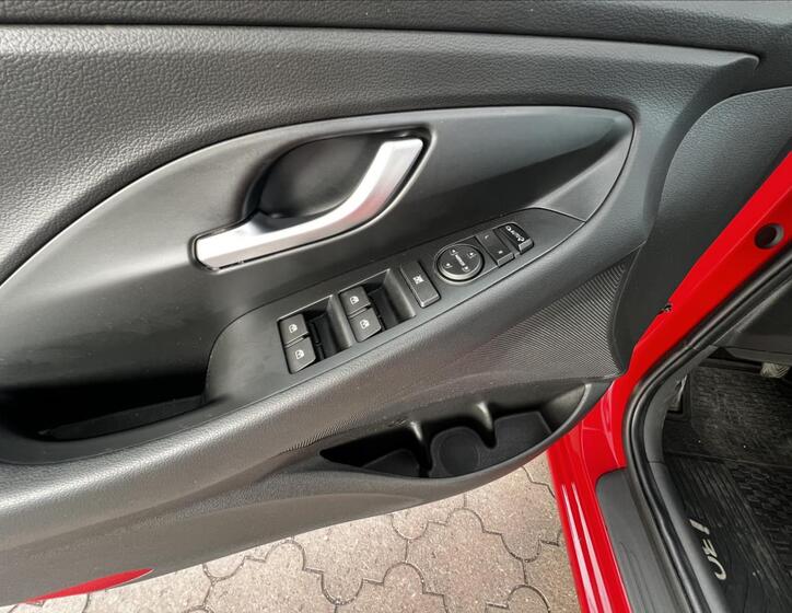 Hyundai i30 33